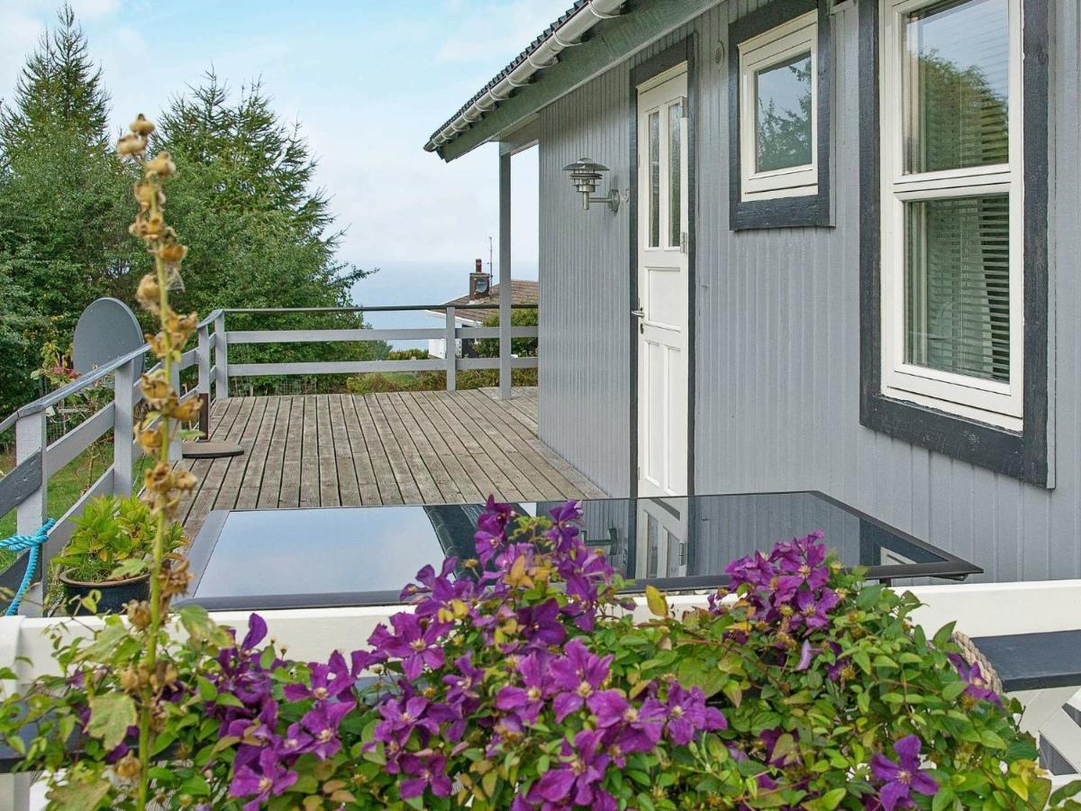 Three-Bedroom Holiday Home In Hasle 3 Vang  Стая снимка