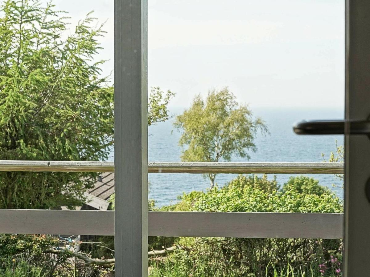 Three-Bedroom Holiday Home In Hasle 3 Vang  Стая снимка