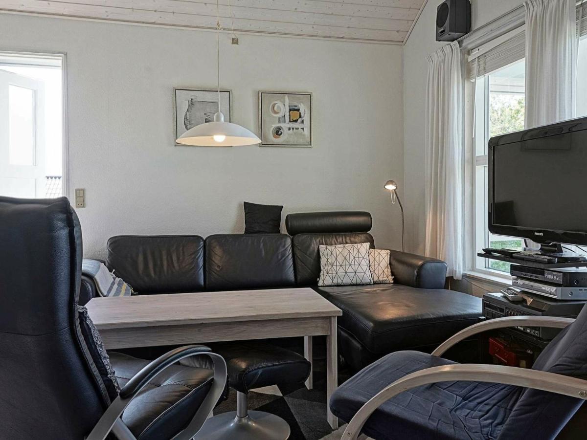 Three-Bedroom Holiday Home In Hasle 3 Vang  Екстериор снимка